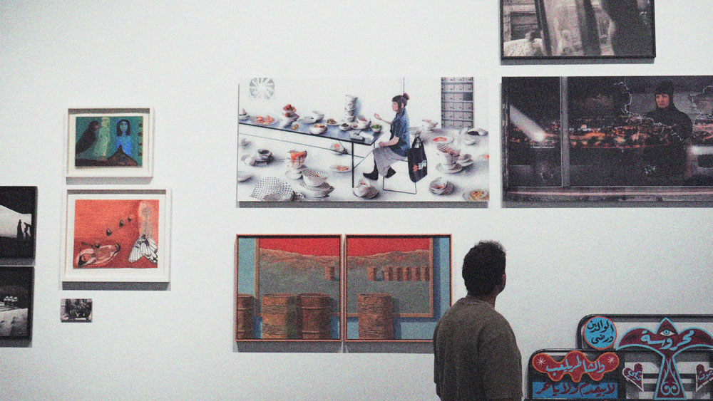 dubai_alserkal-avenue_deja-vu-exhibition_standing-in-front-of-the-exhibition_fwrto_06-05-2026
