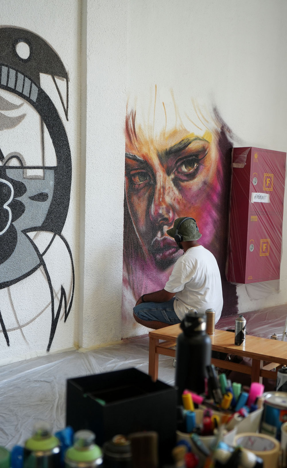 dubai_alserkal-avenue_graffiti-artist-isl4m-mural-painting_fwrto_02-05-2026