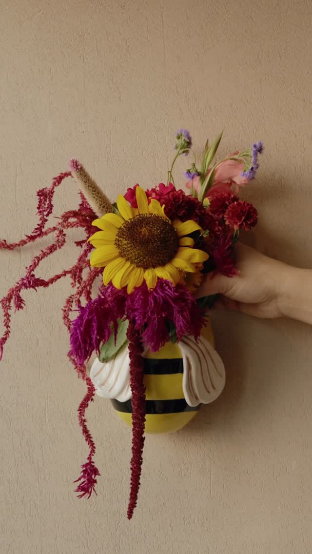 We can’t wait to host you at our upcoming HONEY themed workshop 💛 What will you 